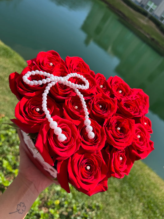 Rosas de corazón con perlas + Bombon gratis